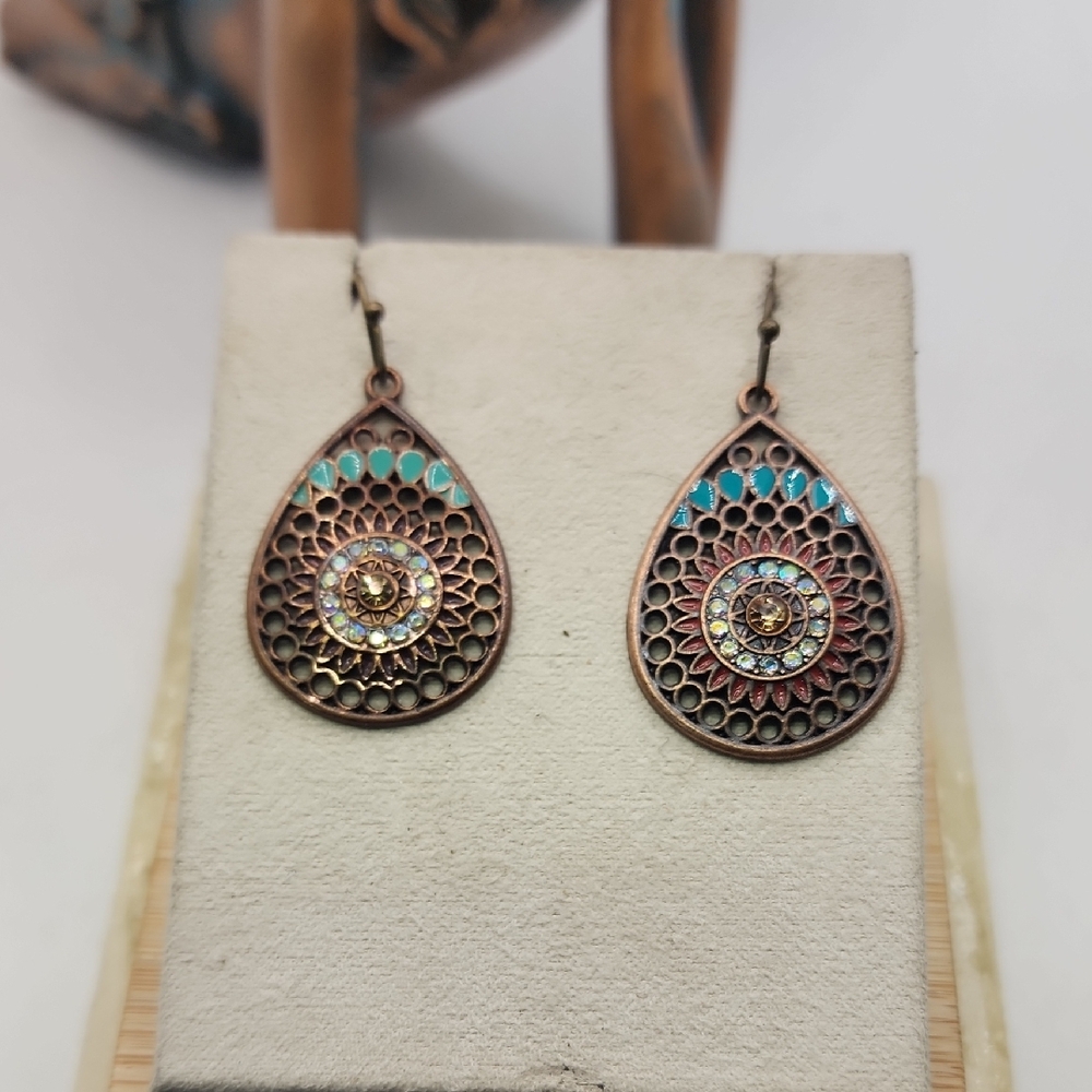 Elegant Teardrop Earrings with Intricate Design
